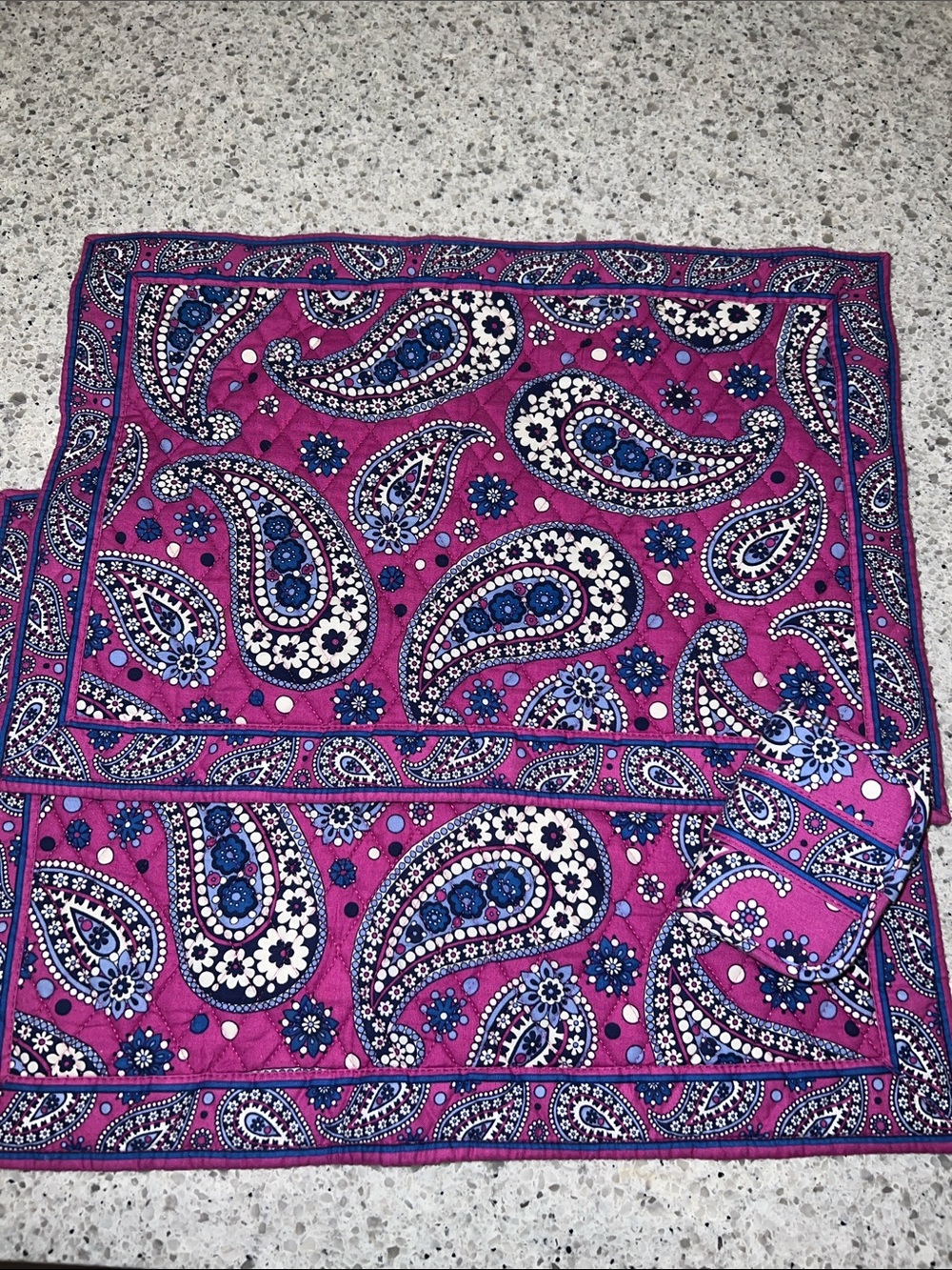 Vera Bradley 2 placemats in the Boysenberry paisley pattern and small pouch
